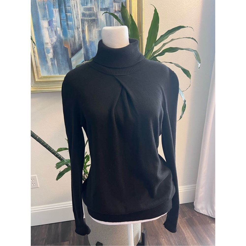 Michael Korse black turtle sweater size small